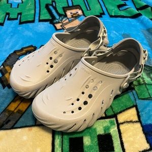 M8/W10 GREY ECHO CROCS
